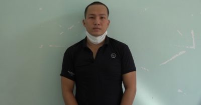 Bực tức vì bị dẹp trường gà, tưới xăng lên người công an viên đòi đốt