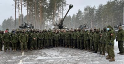 Thế giới 23/2: Canada đưa quân đến sát Nga, Mỹ, Anh, Nhật, Úc tuyên bố cấm vận Moscow