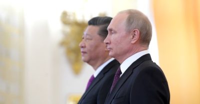 Nga với những nước cờ bất ngờ, Trung Quốc tiến thoái lưỡng nan