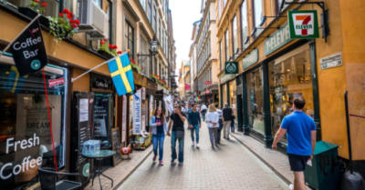 Thế giới 10/2: Thụy Điển tuyên bố đại dịch Covid-19 kết thúc; Người dân Mỹ ngập sâu trong nợ nần