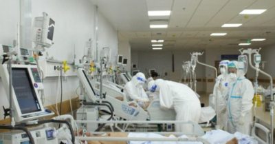 Tin tức tối 5/3: Thêm 131.817 ca Covid-19; 20 quận huyện Hà Nội ghi nhận biến chủng Omicron; Xe khách chở 19 người đi dự đám cưới bốc cháy kèm nhiều tiếng nổ