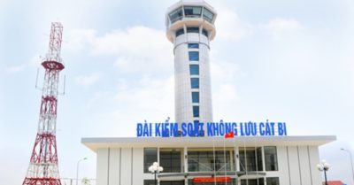 Phi công không liên lạc được với điều hành bay do kiểm soát viên “bận việc riêng”