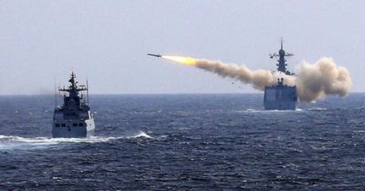 Thế giới 15/4: Tàu chiến, máy bay Trung Quốc ồ ạt tập trận khi Mỹ thăm Đài Loan; Nga tăng cường tấn công Kyiv