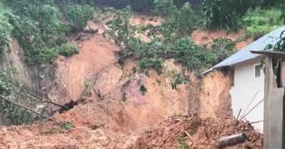 Sạt lở đất, 3 người trong gia đình tử vong
