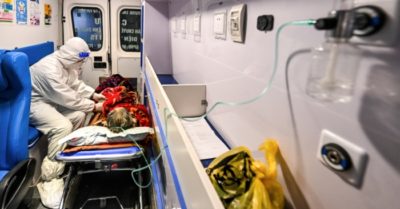 Hơn 800 nhân viên rời nhiệm sở, y tế Hà Nội càng mong manh