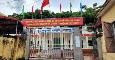 Phụ huynh bức xúc vì phải đóng 2 triệu tiền phí cho trường không rõ lý do