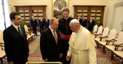 Vatican lần đầu tiên gọi Nga là kẻ xâm lược Ukraine