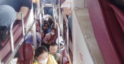 71 người chen chúc trên xe khách 46 chỗ