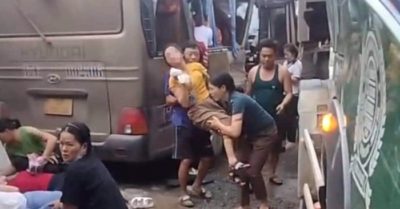 Xe tải va chạm với xe chở công nhân, 24 người nhập viện