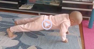 Clip: Cậu bé 3 tuổi chống đẩy thành thạo như người lớn