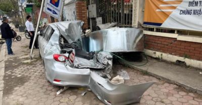 Tin tức tối 13/3: Giá xăng dầu đồng loạt tăng; Cuộn thép rơi đè nát ôtô