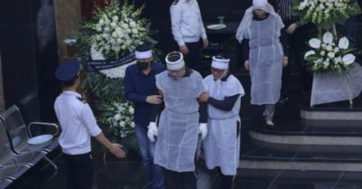 Tin tức 14/5: Người đàn ông hơn 20 năm trước mất bố vì tai nạn nay lại mất mẹ cùng 3 con; Khoảnh khắc sạt lở ‘uy hiếp’ nhiều nhà dân