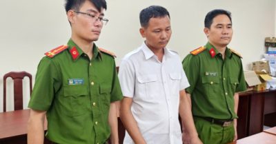 Tin tức 8/10: Nhân viên bảo dưỡng máy bay vận chuyển lậu hàng trăm iPhone; Thêm giám đốc bị bắt trong vụ khai thác cát lậu ở An Giang