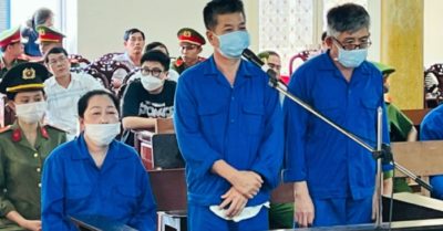 Tin tức 19/12: Hai cựu cảnh sát lĩnh án vì rửa tiền cho trùm buôn lậu; Người chặn đánh bạn học của con bị bắt