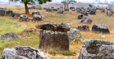 Bí ẩn Cánh đồng Chum ở Lào và truyền thuyết về những người khổng lồ