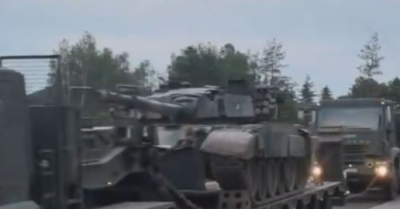 Hàng trăm xe tăng đang tiến từ Ba Lan tới biên giới Ukraine