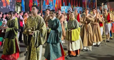 Hàng nghìn bạn trẻ tham gia đồng diễn Việt phục trong Ngày hội “Tóc xanh vạt áo” mùa 5