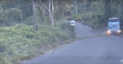 Xe buýt mất phanh lao xuống vực ở Morong, 4 người bị thương