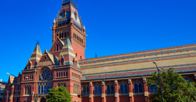 Các đại học hàng đầu Mỹ tăng tốc huy động tài chính giữa áp lực từ chính quyền Trump