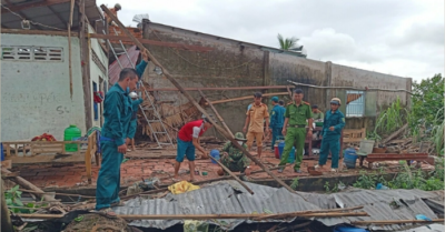 Lốc xoáy quét qua Kiên Giang, 24 căn nhà bị tốc mái