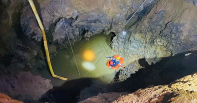 Chưa tìm thấy nạn nhân sau hơn 1 ngày rơi xuống “hố tử thần” sâu hơn 10m ở Bắc Kạn