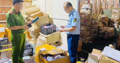 Phát hiện hơn 1.400 sản phẩm nghi giả mạo nhãn hiệu Gucci tại Vĩnh Phúc