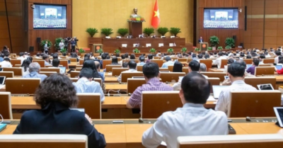 Quốc hội thảo luận về sửa đổi Hiến pháp và tổ chức lại chính quyền địa phương