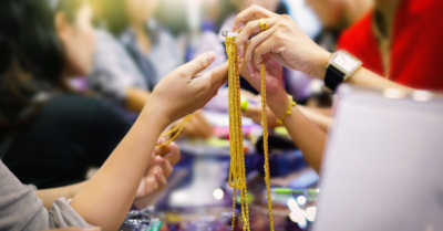 Giá vàng thế giới giảm mạnh sau tín hiệu cứng rắn từ Fed