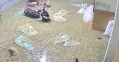 Lũ ống bất ngờ trong đêm ở Hà Tĩnh: Nhiều tài sản bị cuốn trôi, người dân sơ tán khẩn cấp