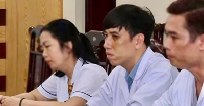 Đau lòng hình ảnh điều dưỡng bị hành hung ngay trước ngày tôn vinh nghề