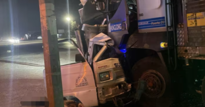 Xe tải nhỏ bị “nghiền nát” sau va chạm trên Quốc lộ 1, tài xế tử vong tại chỗ