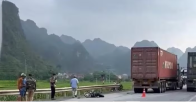 Sáng sớm định mệnh trên quốc lộ: Xe đầu kéo tông ba xe máy, một người tử vong