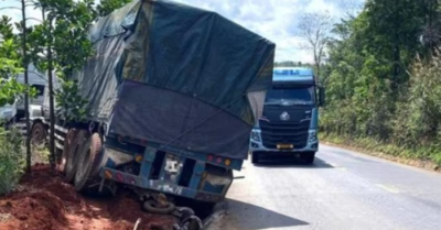 Phanh không kịp giữa đèo dốc, container lao thẳng vào xe máy: 2 người tử vong, 5 người bị thương