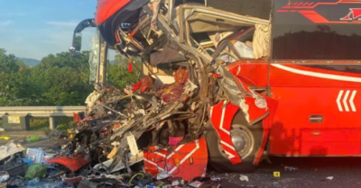 Quảng Nam: Xe khách tông container trên cao tốc, 2 người tử vong, 16 người bị thương