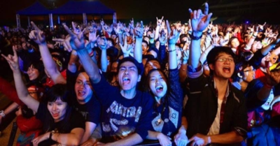 Đu idol: Văn hóa thần tượng của giới trẻ Việt