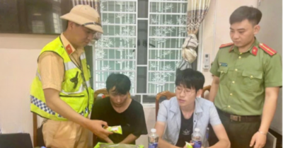 Hai người nước ngoài lạc giữa Hà Tĩnh, khai bị lừa “việc nhẹ lương cao” sang nước thứ ba