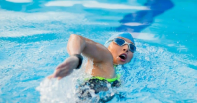 Kiểu bơi sinh tồn giúp tăng cơ hội sống sót khi gặp sự cố trên sông, hồ, biển?