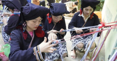 Bạo lực với phụ nữ dân tộc thiểu số : Rào cản phát triển cộng đồng