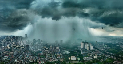 Mây giông “hình nấm” trùm Hà Nội gây sốt mạng xã hội