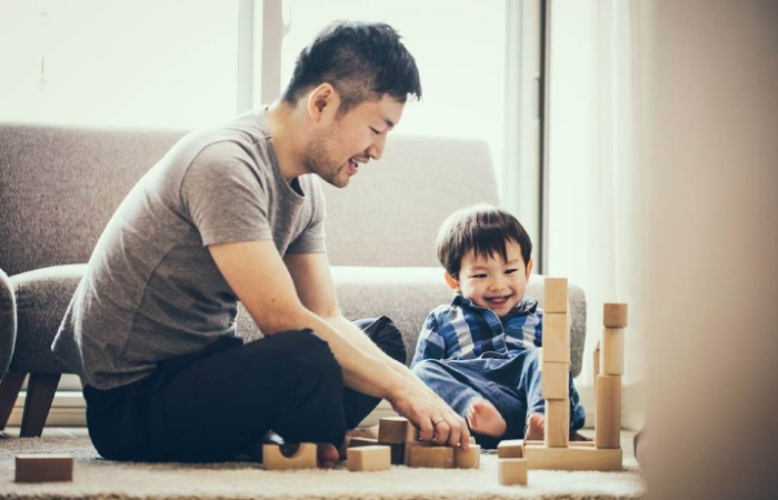 Cai nghiện điện thoại cho trẻ