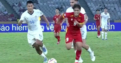 Trọng tài đuổi nhầm cầu thủ ở trận U23 Việt Nam thắng Philippines tại Giải U23 Đông Nam Á 2025