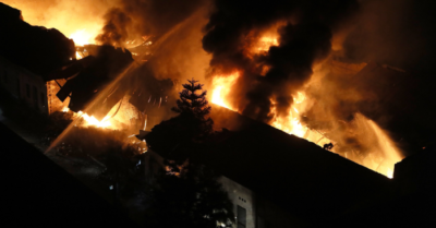 Cháy lớn trong đêm ở Hà Nội, kho xưởng đổ sập sau loạt tiếng nổ