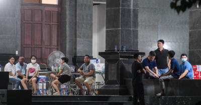 Đêm trắng ở Hạ Long: Nỗi đau người thân sau vụ lật tàu kinh hoàng