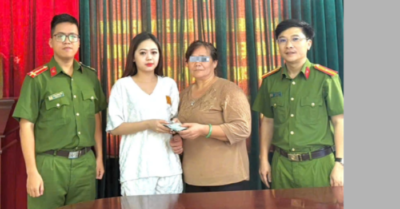 Rơi 45 triệu đồng khi đi xe đạp, người phụ nữ Huế bật khóc và cái kết khiến ai cũng ấm lòng