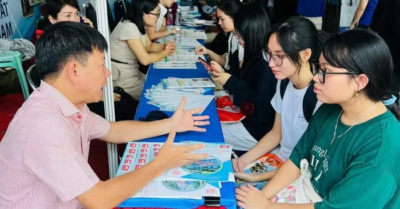 Điểm sàn đại học 2025 chạm đáy: Đại học không còn là giấc mơ quá xa?