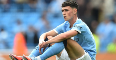 Phil Foden gây chú ý với nụ cười khó hiểu trong trận thua của Man City trước Tottenham