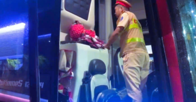 Xe khách 24 chỗ chở 46 người bị xử lý