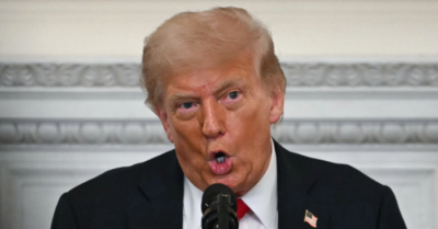 Ông Trump cảnh báo nguy cơ đại suy thoái nếu tòa án chặn thuế nhập khẩu