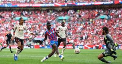 Tân binh tỏa sáng nhưng Liverpool ngã ngựa trước Crystal Palace ở Siêu cúp Anh