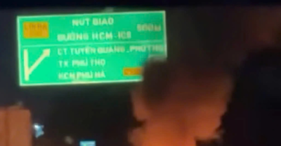 Ô tô con bốc cháy dữ dội trên cao tốc Nội Bài – Lào Cai, thiêu rụi hoàn toàn